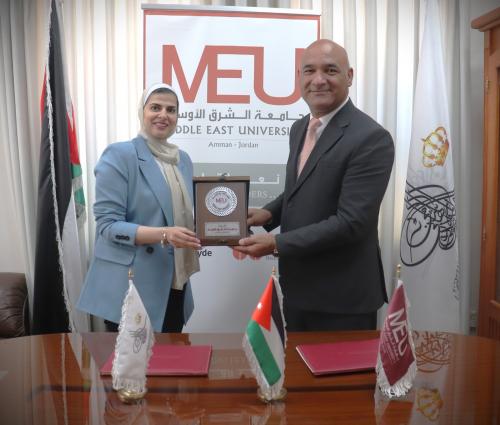 اتفاقية تعاون بين "الشرق الأوسط" و"التوثيق الملكيّ" لتعزيز النشاطات الثقافية والتدريبية | خارج المستطيل الأبيض